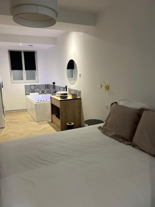 Appartement Spa 2 Pers-Couteliers-Centre Ville Moulins  Exteriör bild